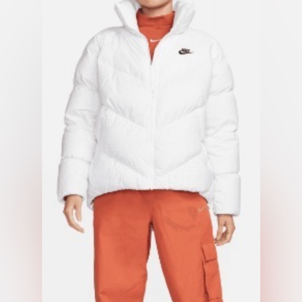 BNWT Womens Nike therma-fit loose puffer jacket